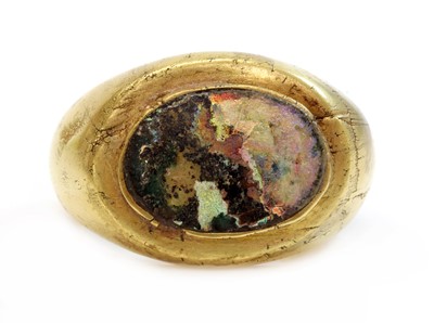 Lot 13 - A Roman hollow gold ring, possibly 3rd century