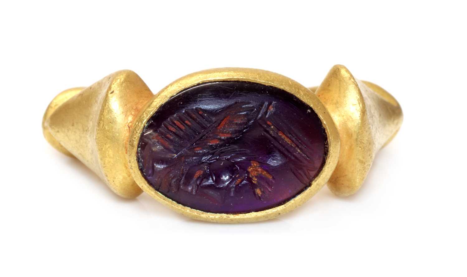 Lot 8 - A Roman amethyst intaglio ring