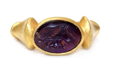 Lot 8 - A Roman amethyst intaglio ring