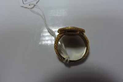 Lot 5 - A Roman gold hardstone intaglio ring