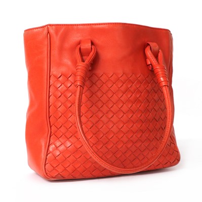 Lot 289 - A Bottega Veneto red leather intrecciato bag