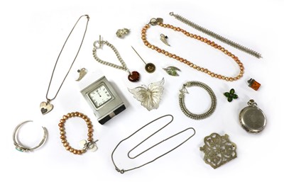 Lot 204 - A quantity of silver and costume jewellery