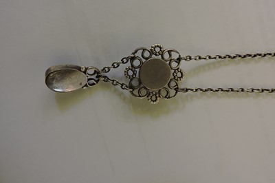 Lot 76 - An Arts & Crafts moonstone necklace