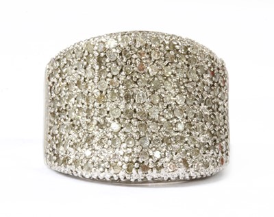 Lot 77 - A white gold diamond ring
