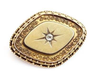 Lot 87 - A Victorian archaeological revival Etruscan style diamond set brooch, c.1870
