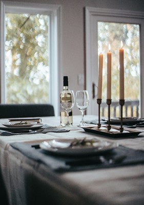 Lot 12 - Dinner for four with the Bishop of Bedford