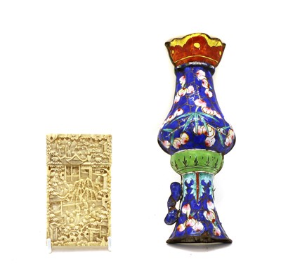 Lot 101 - A Chinese ivory card case