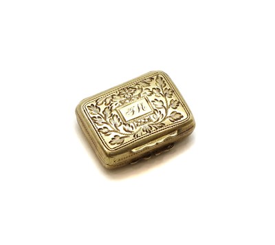Lot 16 - A small Georgian silver vinaigrette