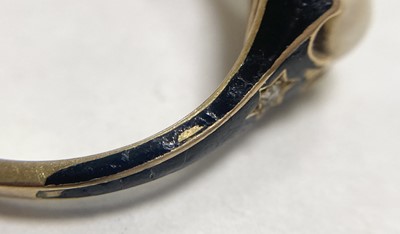 Lot 1003 - A Victorian gold enamel, split pearl and diamond memorial ring