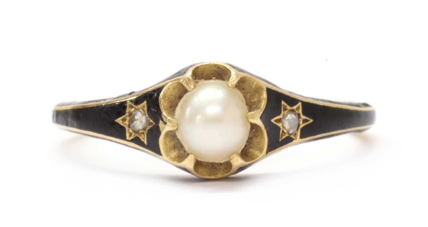 Lot 1003 - A Victorian gold enamel, split pearl and diamond memorial ring