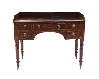 Lot 399 - A Regency mahogany washstand