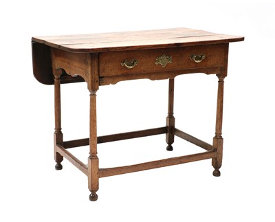Lot 428 - An oak side table