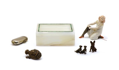 Lot 128 - An alabaster and malachite box