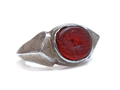 Lot 2 - A Roman amber intaglio Legionnaires ring
