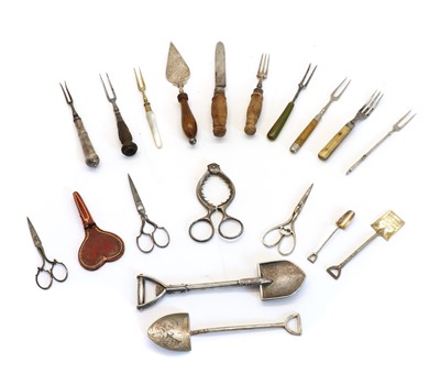 Lot 45 - Fourteen items of cutlery