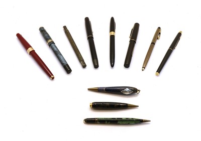 Lot 39 - A collection of pens