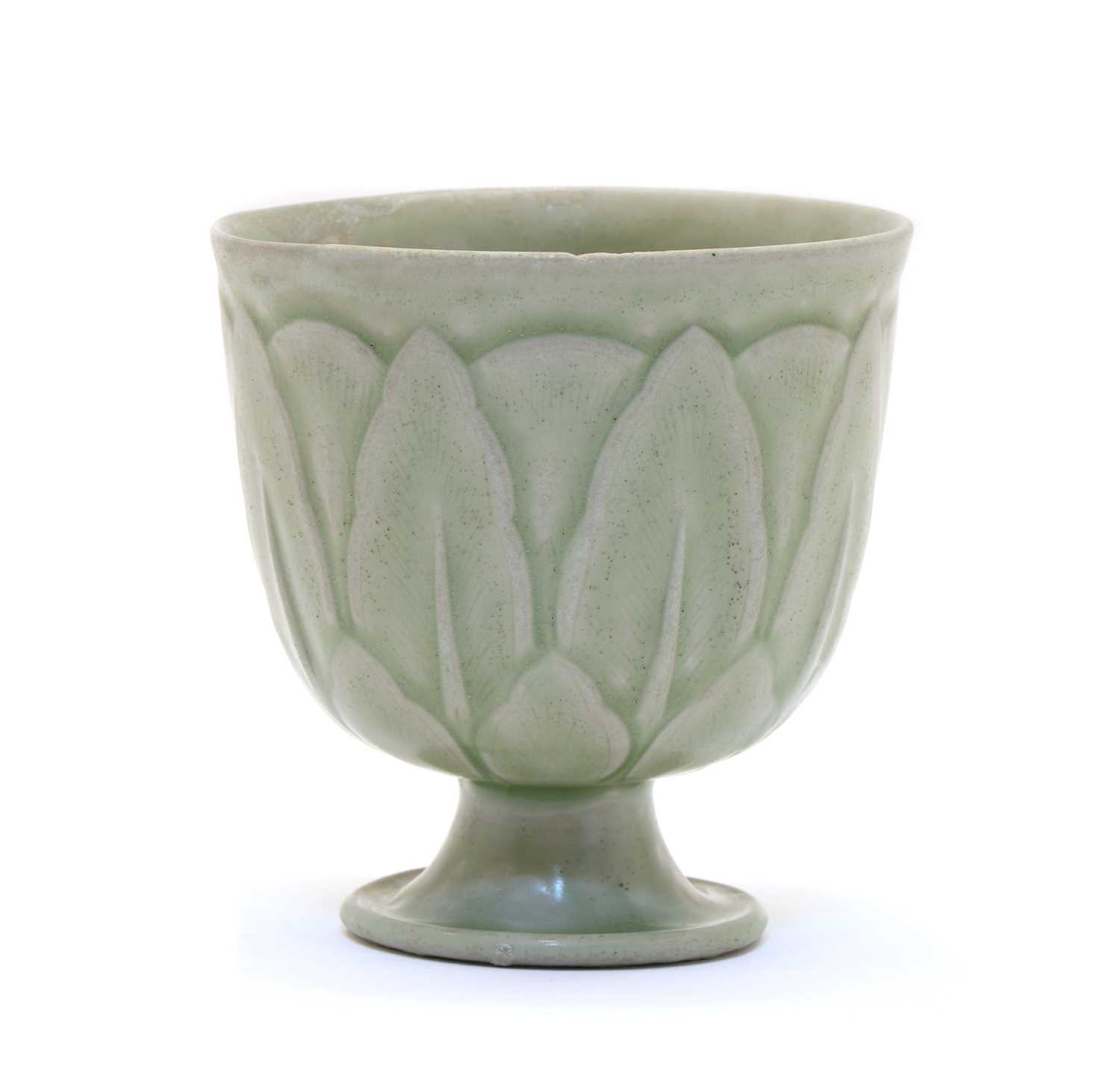 Lot 7 - A Chinese Yue ware cup