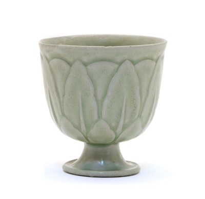 Lot 7 - A Chinese Yue ware cup