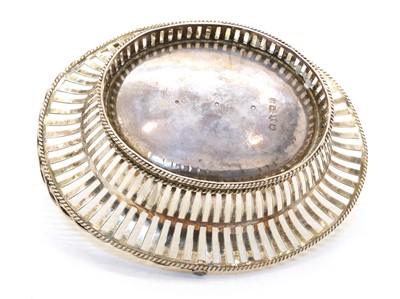 Lot 63 - A George II silver sweetmeat or bon bon dish