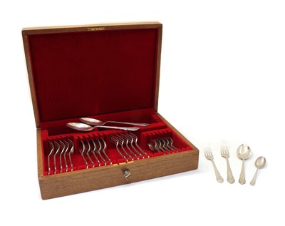 Lot 8 - An oak cased canteen of silver cutlery