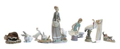 Lot 237 - A collection of seven various Lladro figures
