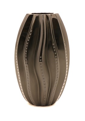 Lot 101 - A modern Lalique black glass 'Medusa' vase
