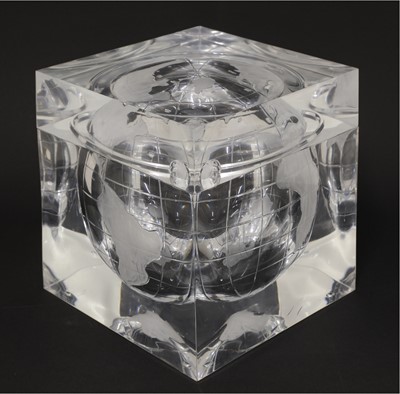 Lot 640 - A Lucite 'Globe' ice bucket