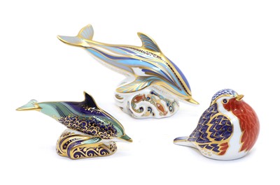 Lot 189 - A Royal Crown Derby porcelain bird paperweight