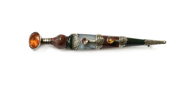 Lot 1023 - A Victorian silver Scottish hardstone or pebble dirk brooch
