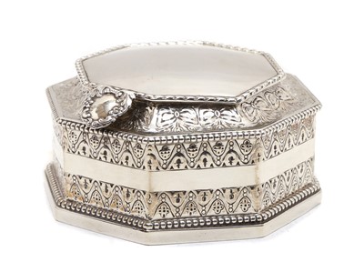 Lot 41 - A silver lidded box