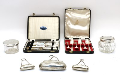 Lot 76 - A collection of silver items