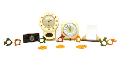 Lot 340 - Various Bakelite items