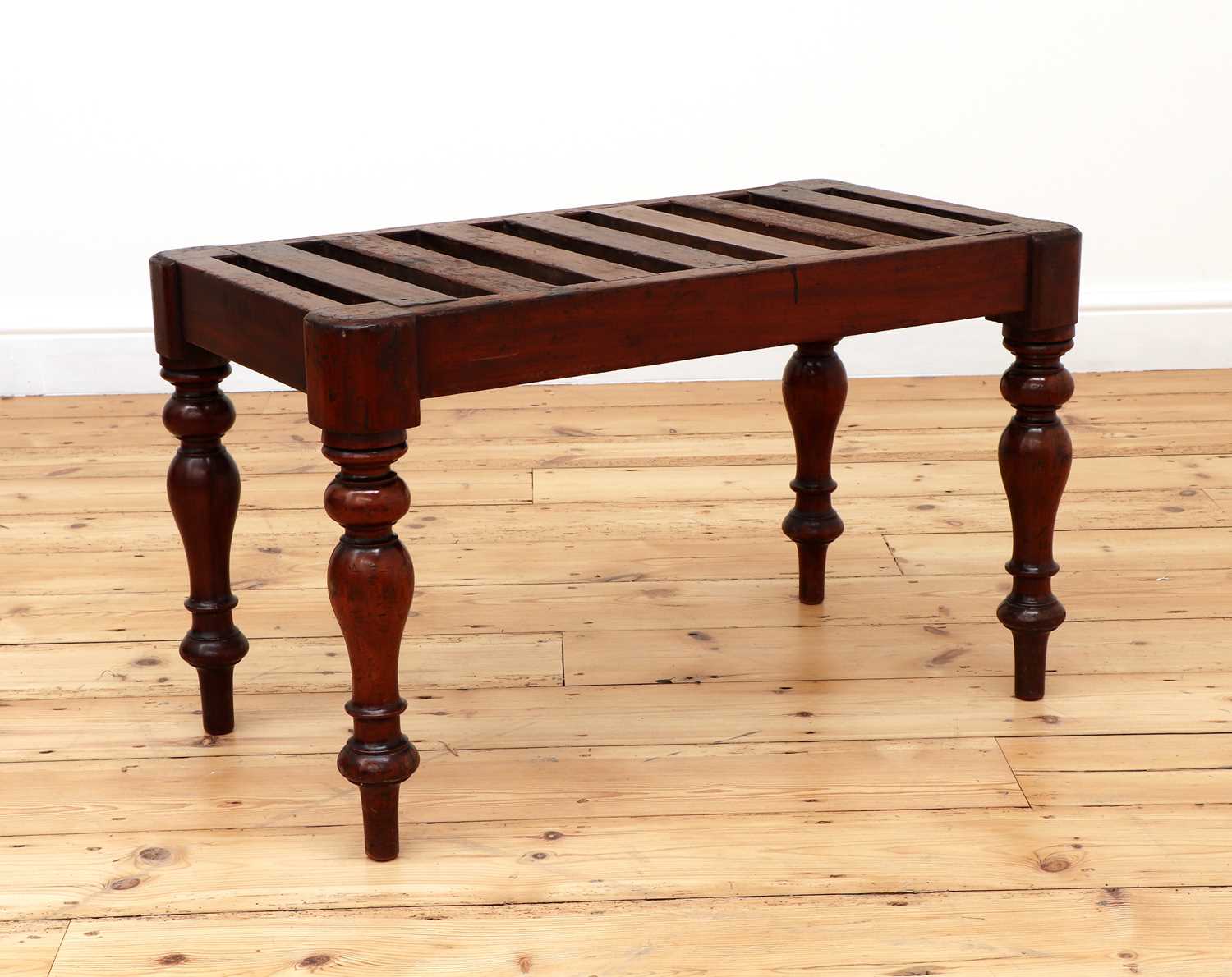 Lot 476 - A Victorian mahogany luggage rack