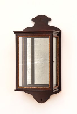 Lot 381 - A George II-style mahogany and parcel-gilt wall lantern