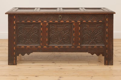 Lot 463 - An oak coffer