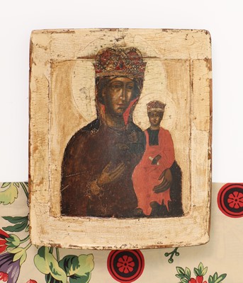 Lot 101 - An icon of the Mother of God of Smolensk