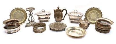 Lot 38 - A pair of plated sauce tureens