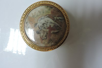 Lot 44 - A French circular gold piqué work tortoiseshell box, c.1780