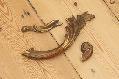 Lot 71 - A George III-style carved giltwood wall mirror