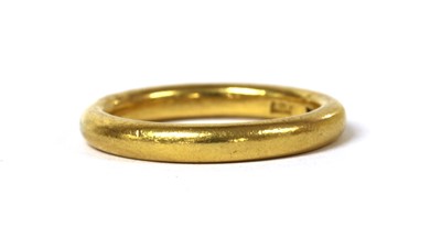 Lot 52 - A 22ct gold wedding ring