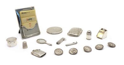Lot 34 - A collection of silver items