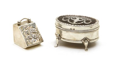 Lot 26 - An Edwardian silver dressing table box