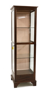 Lot 304 - A mahogany vitrine