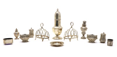 Lot 74 - An assorted quantity of silver items