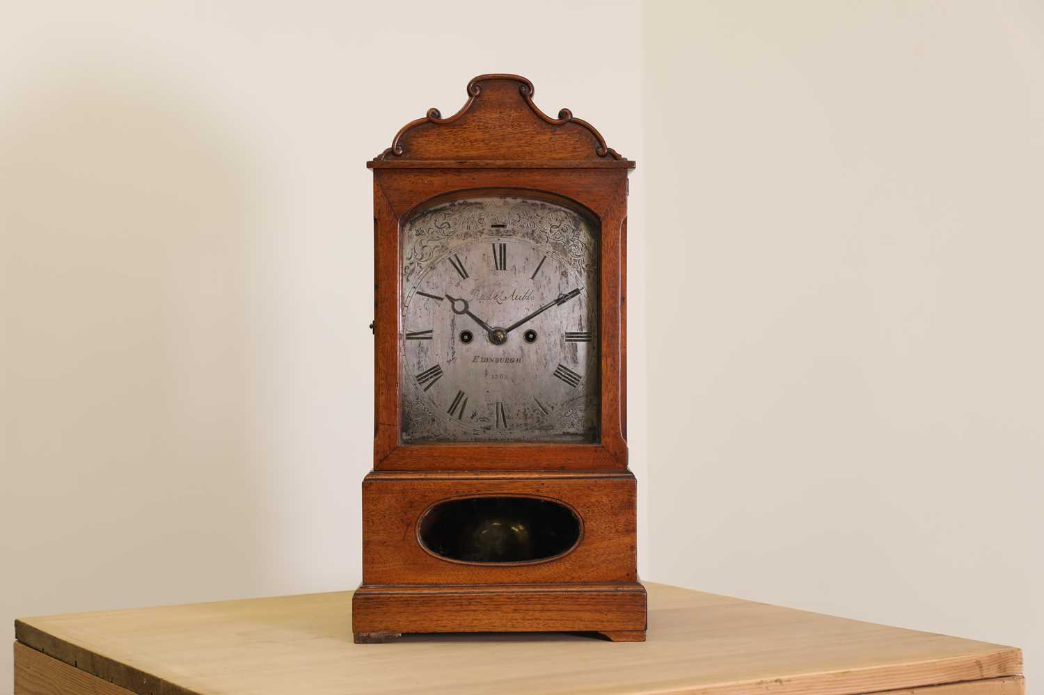 Lot 34 - A walnut cased bracket clock