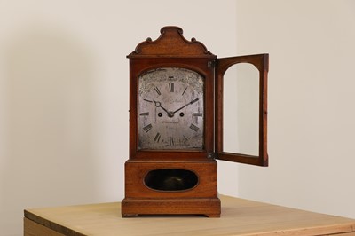 Lot 34 - A walnut cased bracket clock