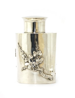 Lot 151 - A Chinese export silver tea caddy