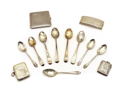 Lot 32 - A collection of silver items