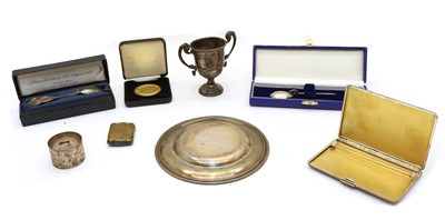 Lot 27 - A collection of silver items