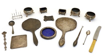 Lot 33 - A collection of silver items